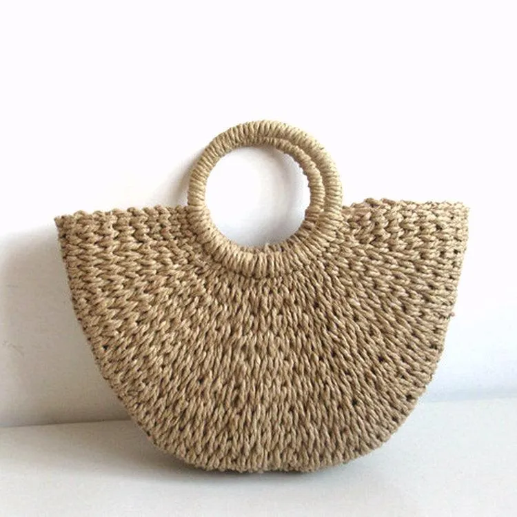 Round bucket woven holiday beach bag