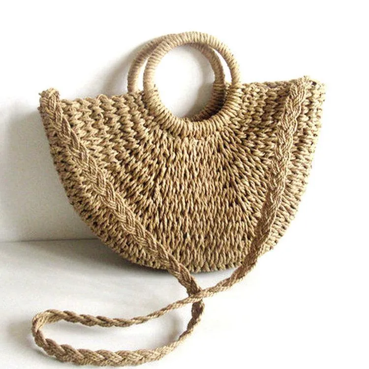 Round bucket woven holiday beach bag